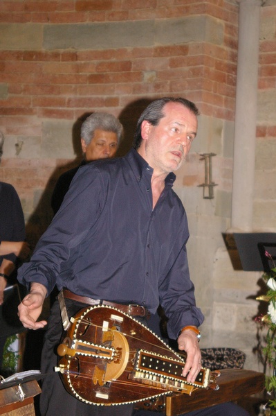 Musicisti del gruppo La Ghironda:  Florio Michielon.