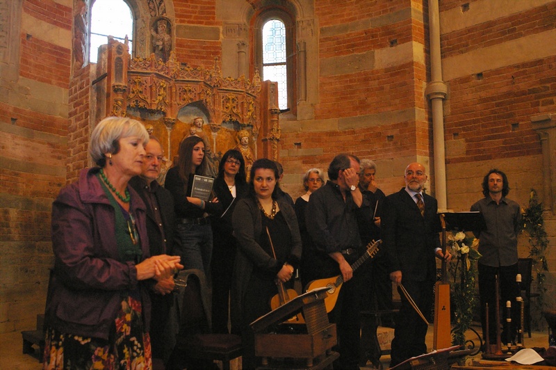 Saluto e ringraziamento conclusivo ai musici della Ghironda da parte dell'Arch. Paola Salerno, Direttore della Canonica di Santa Maria di Vezzolano.