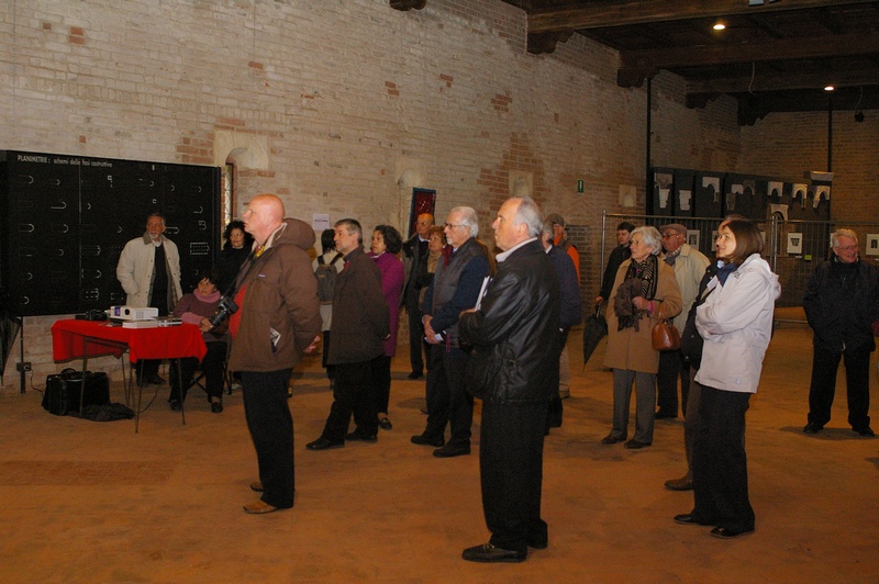 Mostra della Calcografie dei Capitelli del Chiostro di Sant Orso di Aosta. Iniziativa inclusa nella XII settimana della cultura e nella II Settimana del Romanico astigiano. Nella foto il pubblico presente all Inaugurazione della Mostra.