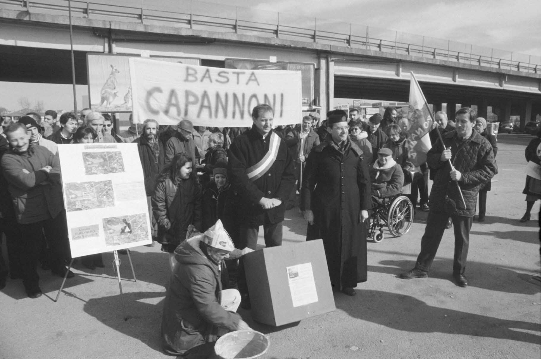 Protesta contro nuovi capannoni ad Asti in corso Casale