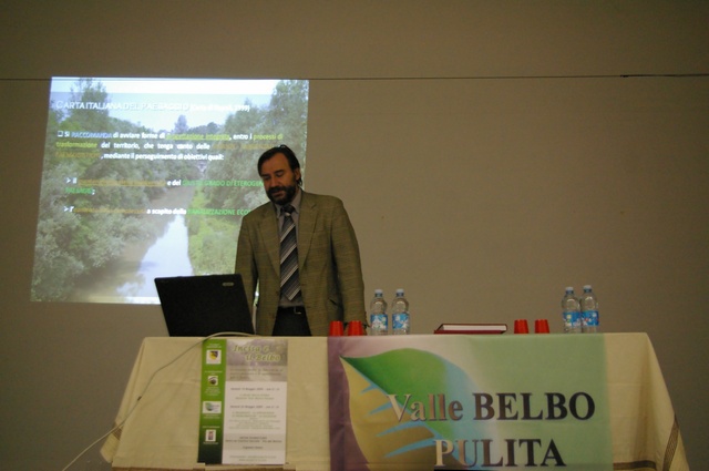 Relazione del Prof. Marco Devecchi (Presidente dell'Osservatorio del Paesaggio per il Monferrato e lAstigiano) su Il valore dei paesaggi fluviali astigiani: peculiarità e prospettive del Belbo - Foto di Matteo Devecchi