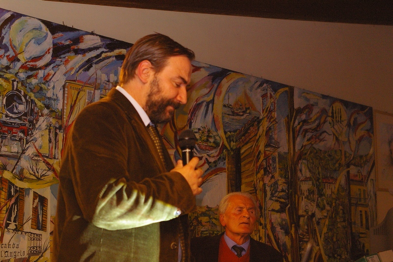 Esposizione del tema del paesaggio monferrino, affrontato in un apposito capitolo del volume "MONFERRATO SPLENDIDO PATRIMONIO" dall autore, Marco Devecchi (Presidente dell Osservatorio del Paesaggio per il Monferrato e l Astigiano) insieme alla Dott.ssa Federica Larcher.