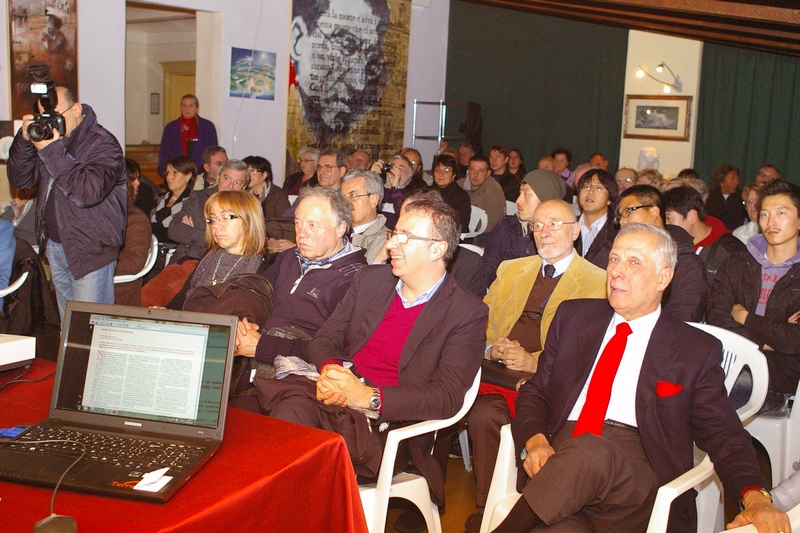 Veduta del folto pubblico presente in occasione della Presentazione del Volume "MONFERRATO SPLENDIDO PATRIMONIO" pubblicato dalla Sedico Editore di Lorenzo Fornaca.